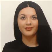 Soy trabajadora, ambiciosa y puntual y me apasionaría ayudar a aquellos que necesiten refuerzo en el ámbito académico.